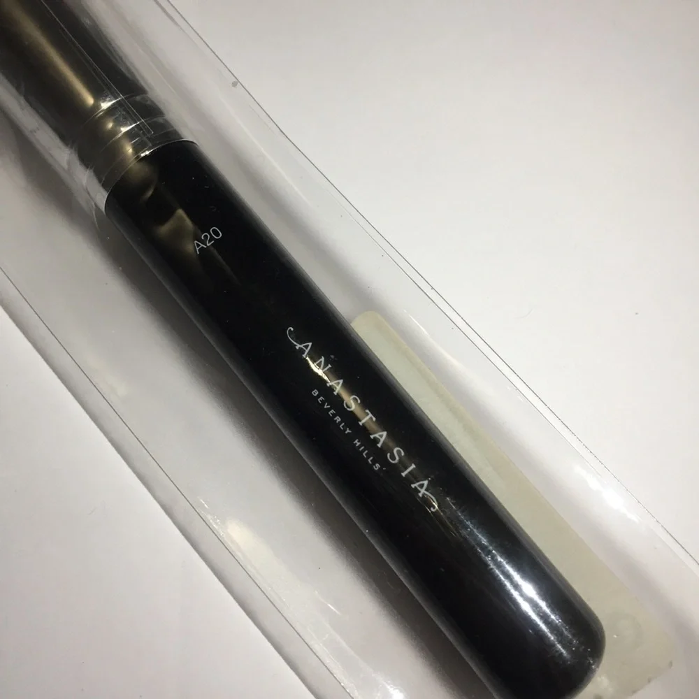 Anastasia A20 Pro brush